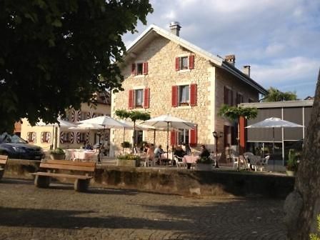 Au Boeuf Rouge Hotel Crassier Kültér fotó