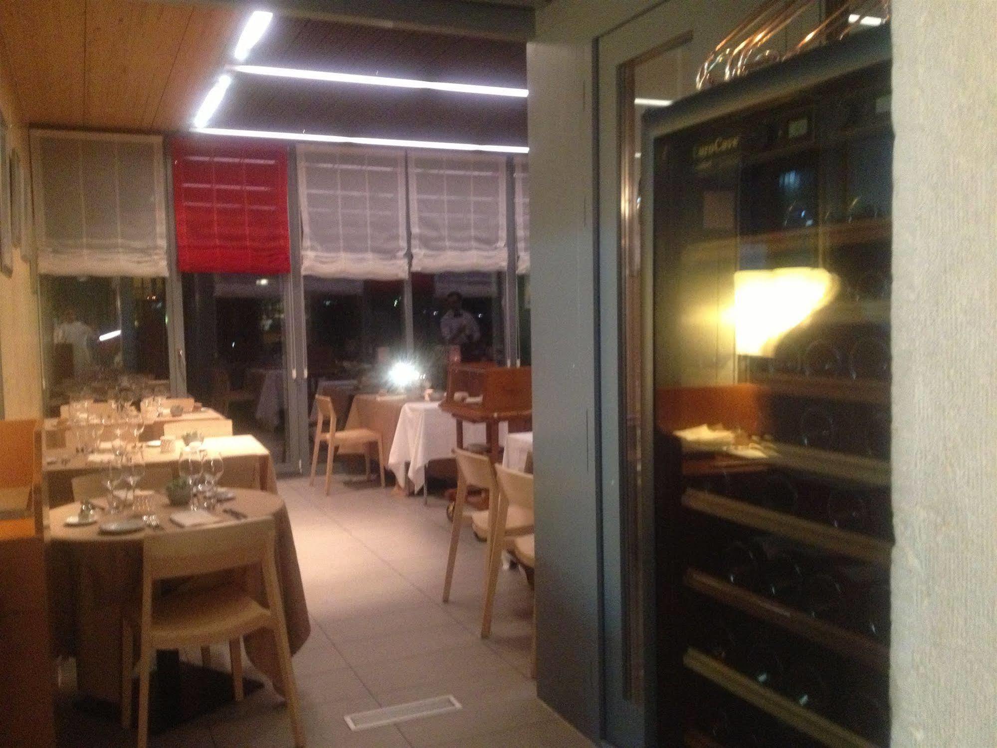 Au Boeuf Rouge Hotel Crassier Kültér fotó