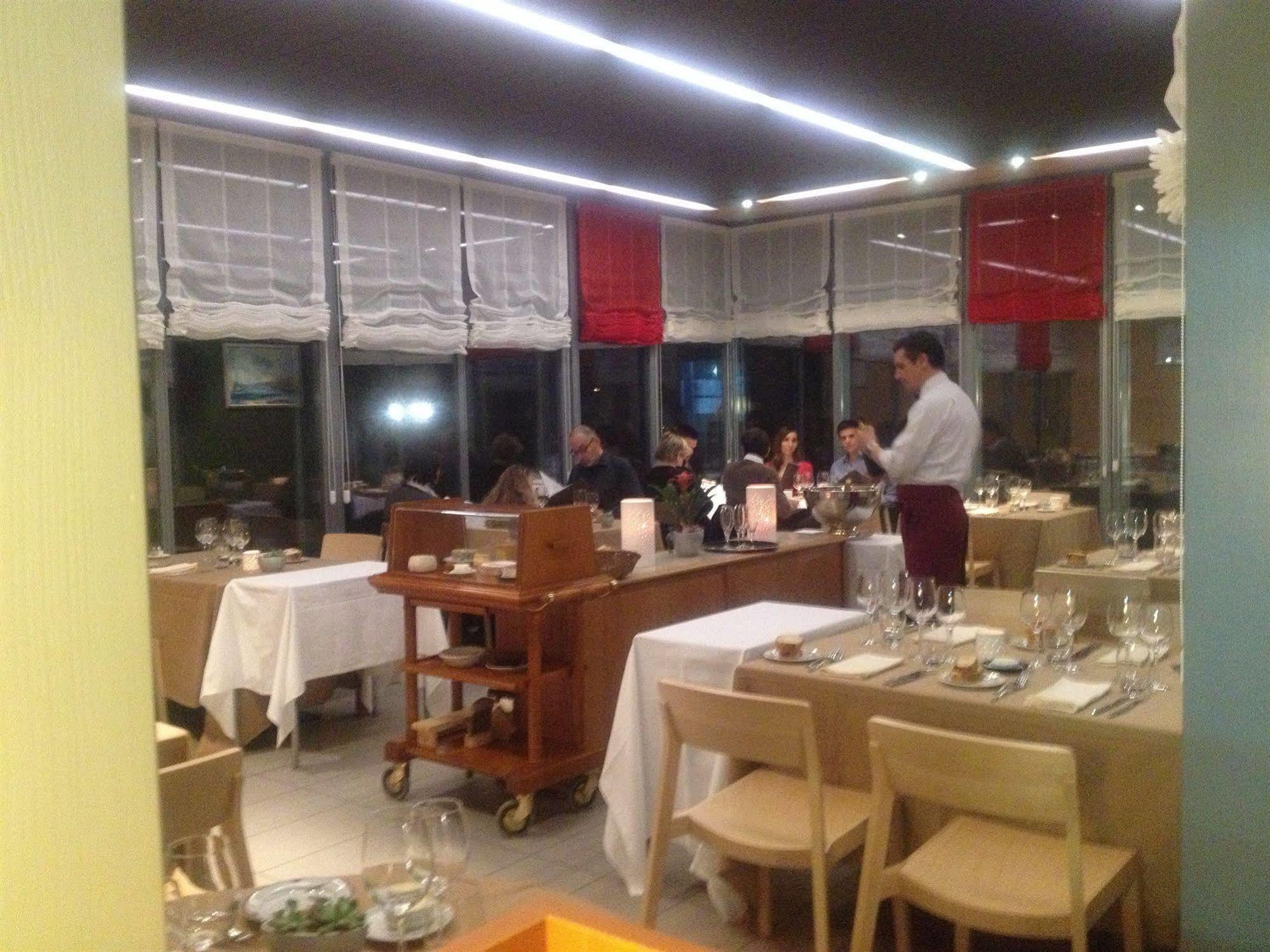 Au Boeuf Rouge Hotel Crassier Kültér fotó